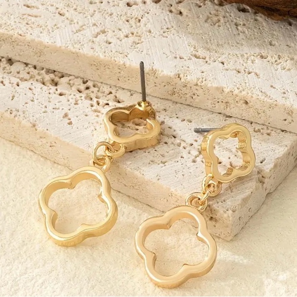 Clover Style Dangle Earrings/Yellow Gold Color